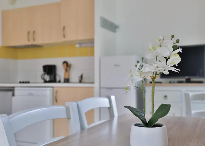 아파트 D Des Grands Lacs N94-2p4 *